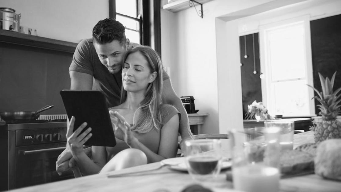 Wspólna praca nad rozwojem technik pisarskich w grupie warsztatowej